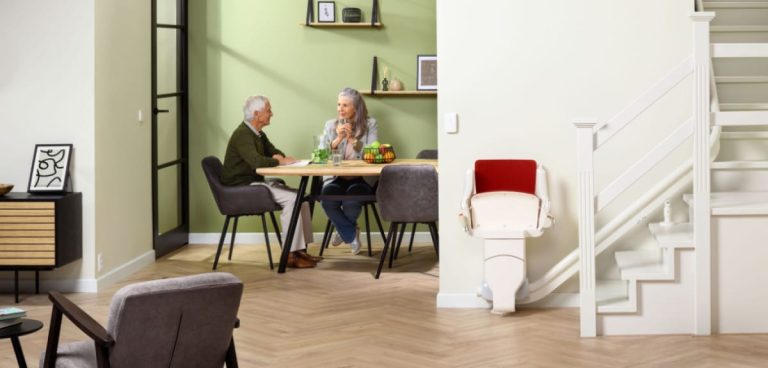 Rampe d'accès et monte-escalier pour personnes à mobilité réduite