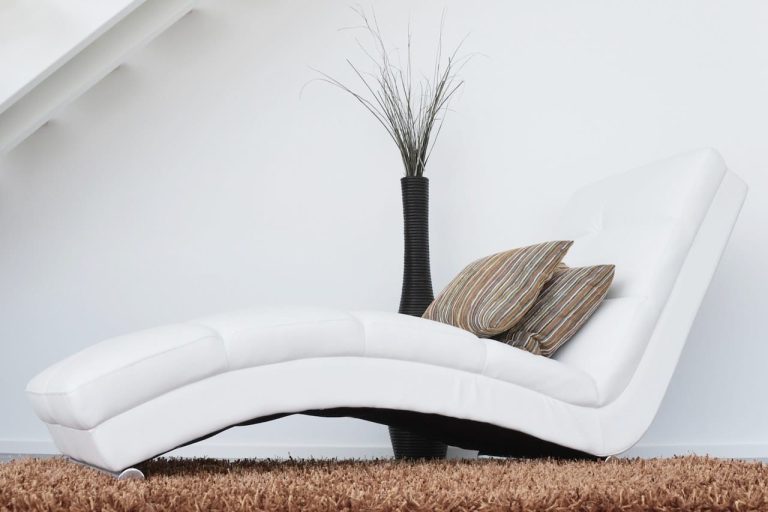 Canapé convertible confortable avec matelas de qualité et système d'ouverture pratique