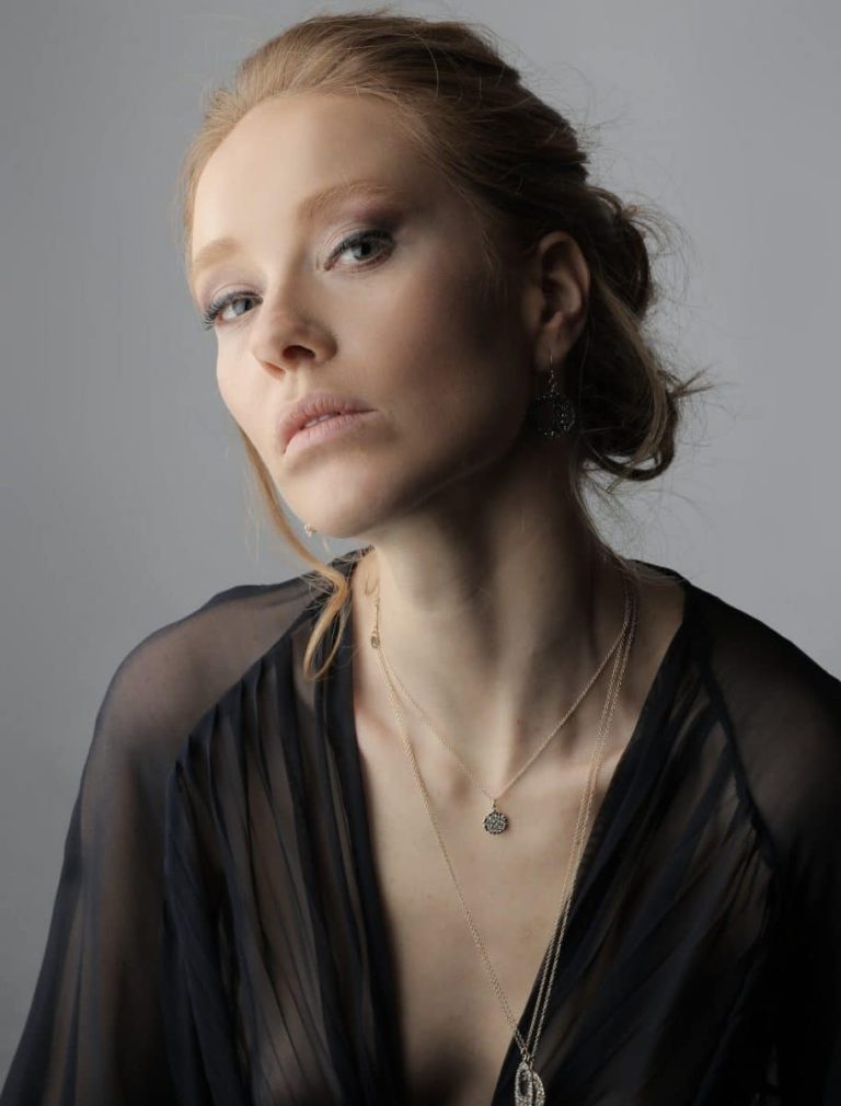 Bijoux raffinés pour un look élégant et épuré