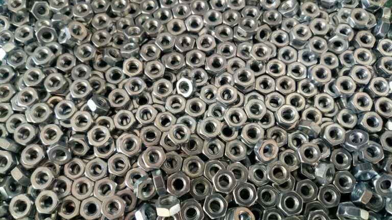 Visserie de qualité pour bricolage et assemblages sécurisés