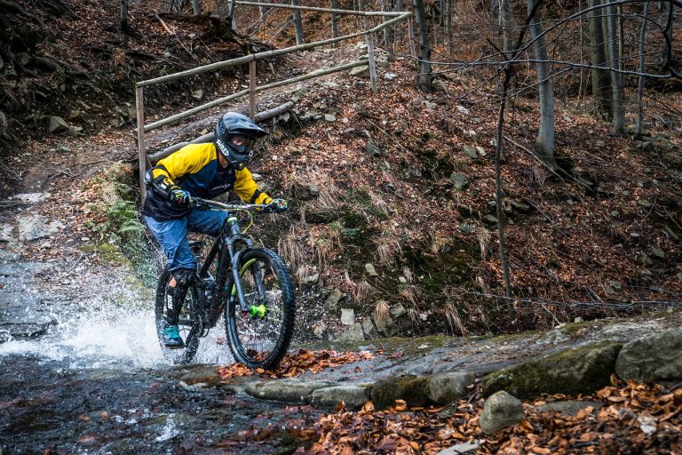Pneu de VTT avec indication de pression recommandée