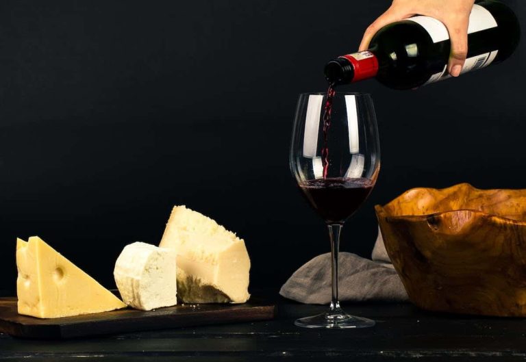 Vins rouges à déguster avec un couscous savoureux