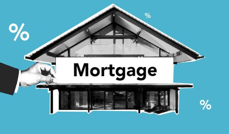 Investisseurs découvrant les opportunités immobilières en Espagne