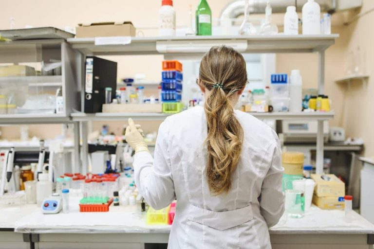 Opportunités d'emploi en pharmacie pour personnes sans diplôme