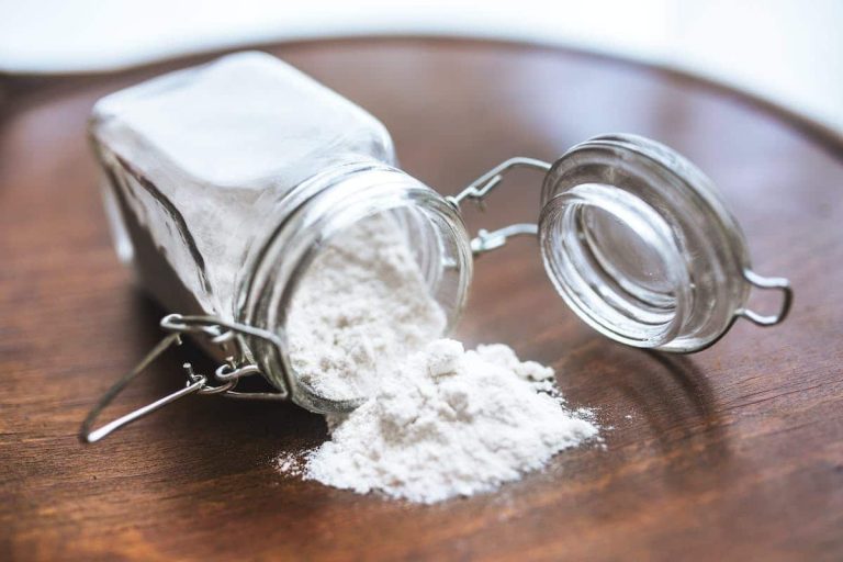 Bicarbonate de soude utilisé pour lutter contre les poux dans un foyer