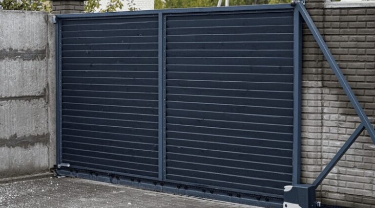 Comment déverrouiller un portail électrique bloqué ?