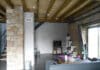 Transformer une maison à rénover dans les Ardennes avec du crépi à la chaux pour l'intérieur