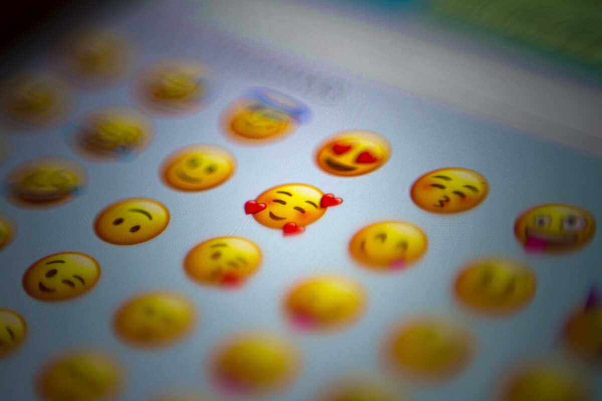 Quelle est l'histoire des emojis : de leurs origines à aujourd'hui