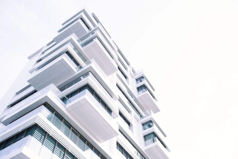 Héritage d'un bien immobilier locatif après un décès familial