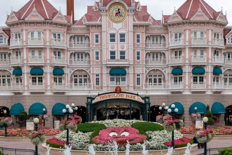 Pass annuel Disneyland Paris avec attractions et avantages toute l'année