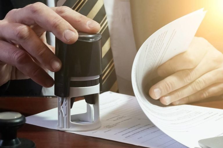 Tampon d'entreprise utilisé pour authentifier documents officiels
