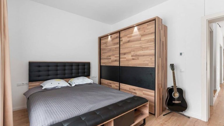 Un e-commerce vous offre un large choix d'armoires pour votre chambre